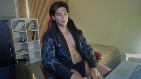 Snapshot of rico_homeboy chatting on July 26, 3:36 am rico_homeboy online show from July 26, 3:36 am