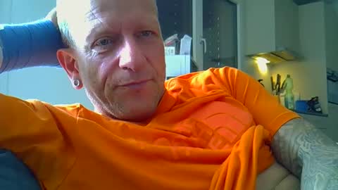 Snapshot of ricogumpi chatting on May 10, 10:42 am ricogumpi online show from May 10, 10:42 am