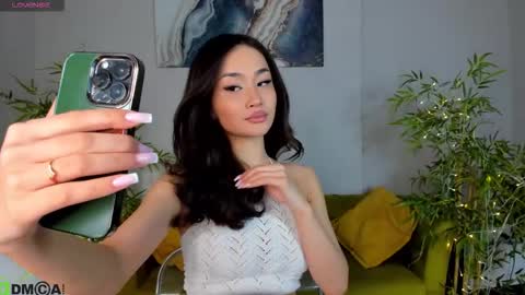 Layla online show from March 20, 9:14 am