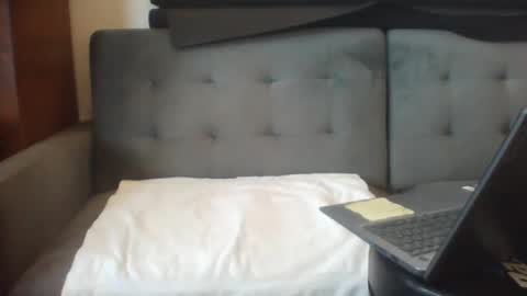 Snapshot of ridemehigh1 chatting on October 22, 6:18 pm ridemehigh1 online show from October 22, 6:18 pm