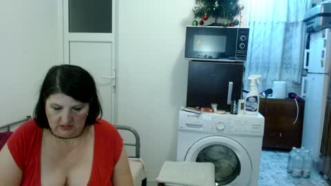 Snapshot of ridemerafsuzana chatting on December 9, 6:14 pm Ridemeraf online show from December 9, 6:14 pm