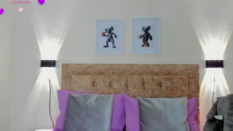 ri ri online show from April 2, 12:14 pm