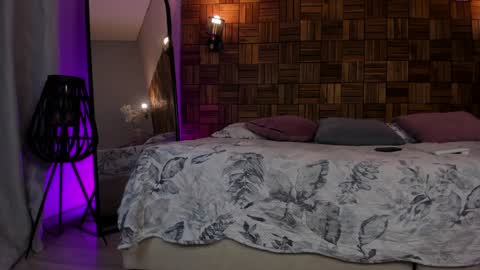 Sara online show from February 3, 10:03 am