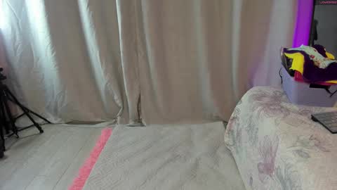 Sara online show from September 28, 11:04 am