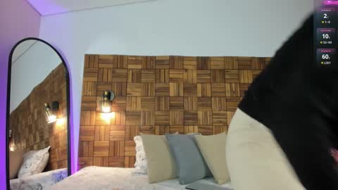 Sara online show from November 8, 10:15 am