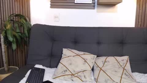 rihanna online show from January 16, 5:00 am