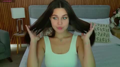 Rihanna online show from September 17, 5:14 pm