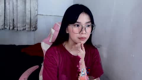 Snapshot of rika_sogorg1 chatting on February 24, 1:31 pm hannah online show from February 24, 1:31 pm