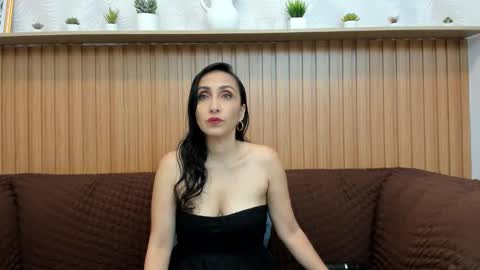 Snapshot of riley_reid_milf chatting on May 13, 12:46 pm Oriana online show from May 13, 12:46 pm