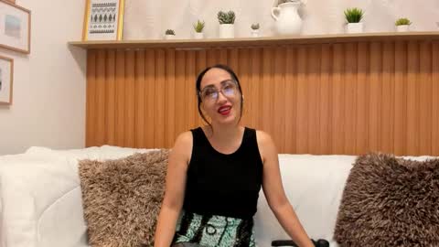 Snapshot of riley_reid_milf chatting on June 11, 1:31 pm Oriana online show from June 11, 1:31 pm