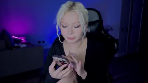 rileymee online show from December 3, 3:14 am