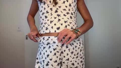 Riley online show from February 6, 6:11 pm