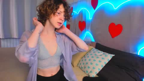 Snapshot of rina_dee chatting on February 17, 1:42 pm . Rina . online show from February 17, 1:42 pm