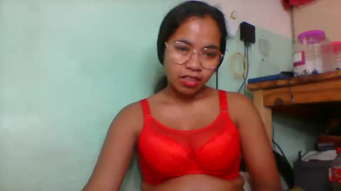 rinah856024 online show from May 31, 7:15 am
