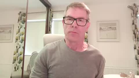 Snapshot of ringomar chatting on October 1, 8:42 am Rob online show from October 1, 8:42 am