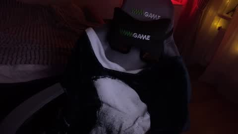 Snapshot of ripper_66 chatting on December 3, 7:11 pm   DianaBrite            fansl y online show from December 3, 7:11 pm