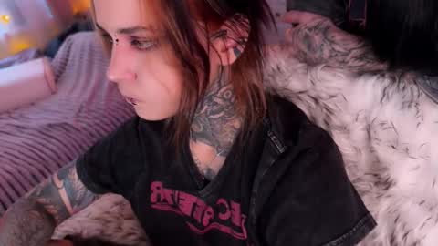   DianaBrite            fansl y online show from December 21, 12:23 pm