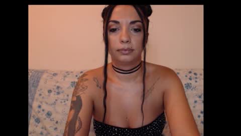 Snapshot of riri_mojo_92 chatting on October 13, 8:20 pm riri_mojo_92 online show from October 13, 8:20 pm