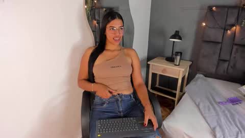 RIRI  online show from September 16, 7:59 pm