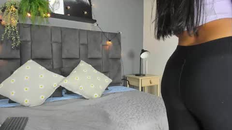 RIRI  online show from October 11, 7:56 pm