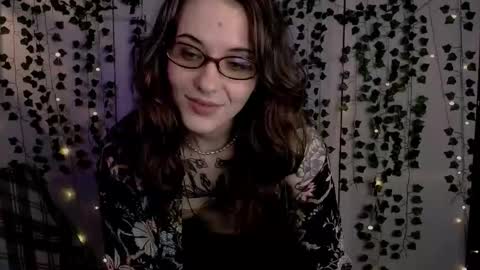 Snapshot of risha_laass chatting on May 28, 8:17 pm risha_laass online show from May 28, 8:17 pm