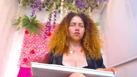 Risitos De Oro online show from May 7, 11:37 am