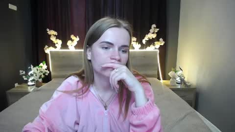 Snapshot of ritakiskis chatting on April 21, 3:02 am ritakiskis online show from April 21, 3:02 am