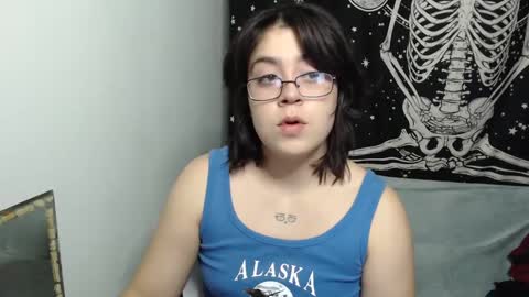 PeachSalinger online show from September 23, 8:39 am