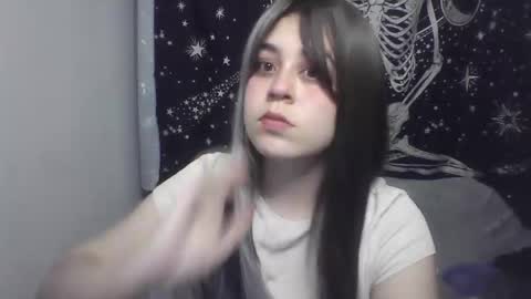 PeachSalinger online show from September 24, 8:50 am