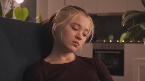 Snapshot of rivagosnell chatting on February 15, 4:03 pm Akemi online show from February 15, 4:03 pm