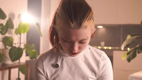 Snapshot of rivagosnell chatting on February 27, 3:34 pm Akemi online show from February 27, 3:34 pm