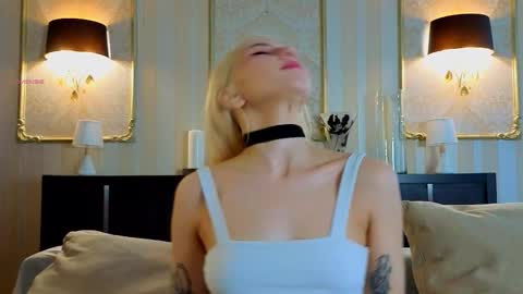 Akemi online show from March 22, 3:54 am