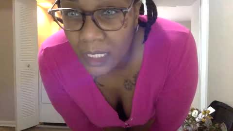 Snapshot of riversaint chatting on January 21, 2:37 pm River Saint online show from January 21, 2:37 pm