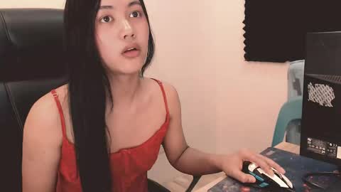 Snapshot of riyah_parker chatting on May 23, 2:28 am riyah_parker online show from May 23, 2:28 am