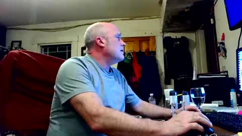 Snapshot of rnrd chatting on March 17, 2:05 am rnrd online show from March 17, 2:05 am