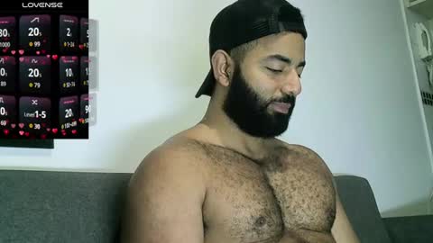 Snapshot of roa32sebas chatting on July 2, 4:35 pm SebasRoa online show from July 2, 4:35 pm