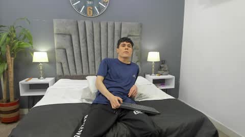 Roan Birkin online show from February 4, 7:33 pm