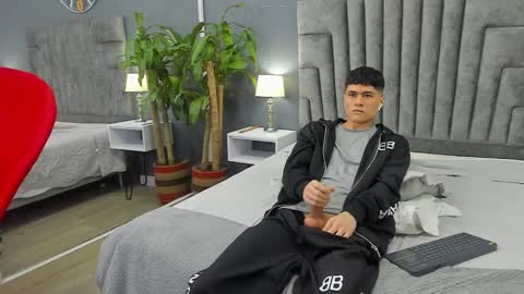 Roan Birkin online show from February 8, 10:19 pm