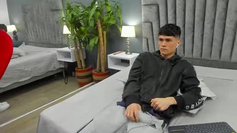 Roan Birkin online show from February 9, 10:21 pm