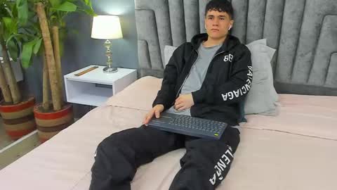 Roan Birkin online show from February 12, 7:24 pm