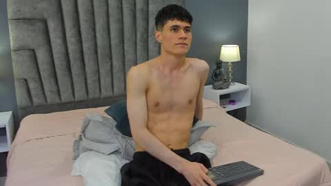 Roan Birkin online show from February 13, 1:29 am