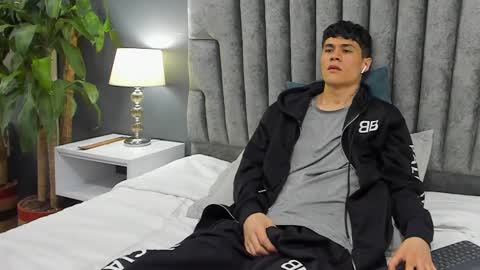 Roan Birkin online show from February 26, 11:04 pm