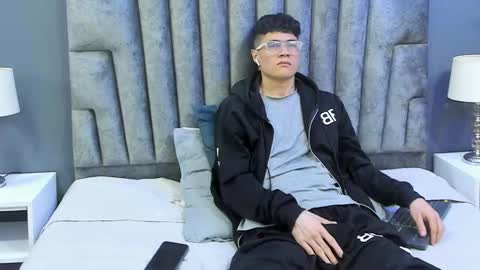 Roan Birkin online show from March 11, 10:20 pm