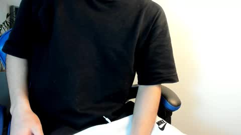 Roan Birkin online show from November 30, 7:18 pm