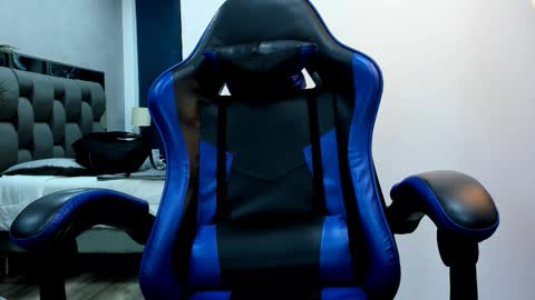 Roan Birkin online show from December 1, 7:30 pm