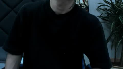 Roan Birkin online show from March 21, 7:39 pm