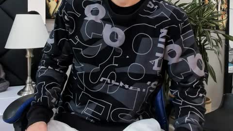 Roan Birkin online show from March 29, 7:25 pm