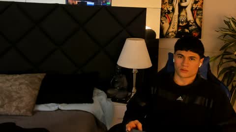 Roan Birkin online show from April 8, 7:36 pm