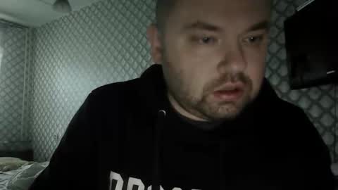 Snapshot of rob18997 chatting on November 27, 7:10 am rob18997 online show from November 27, 7:10 am