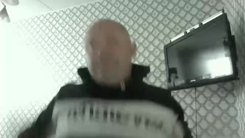 Snapshot of rob18997 chatting on February 8, 10:07 am rob18997 online show from February 8, 10:07 am